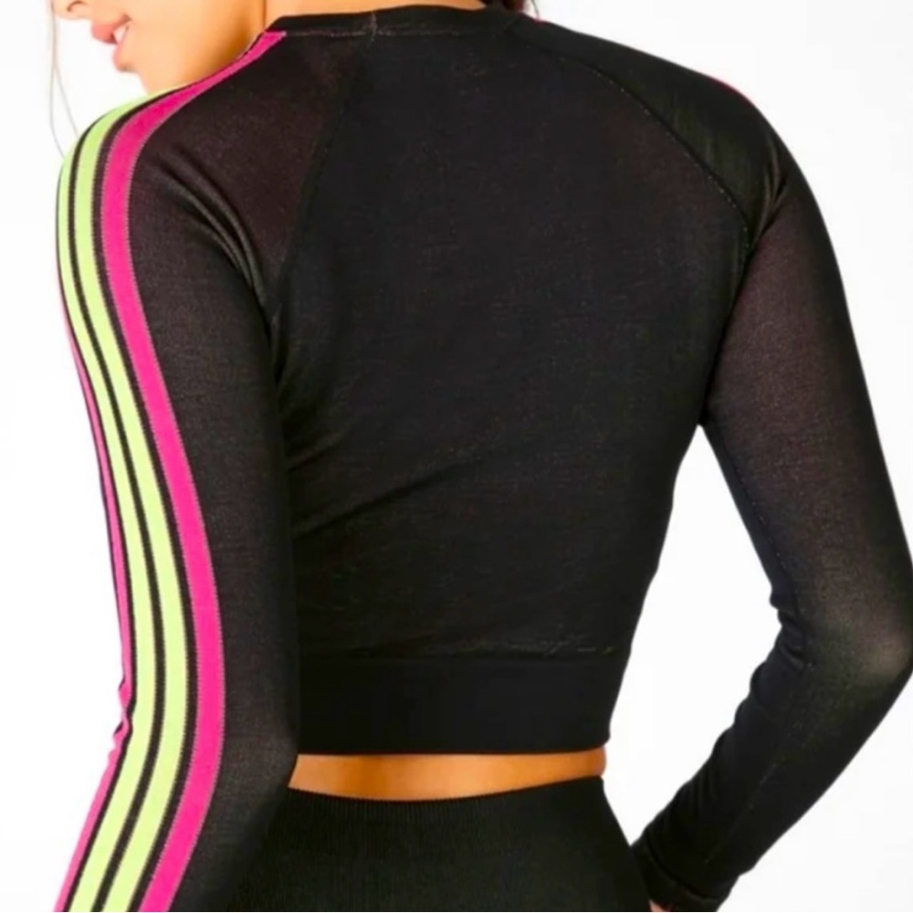 COPY - Fabletics Aisley Seamless Black Long Sleeve Crop Pink and Green Neon Str…